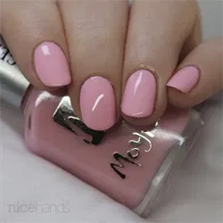 1048 Evette, Moyra Gel look Neglelak